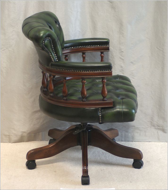 9031 Captains Chair in Green (1)